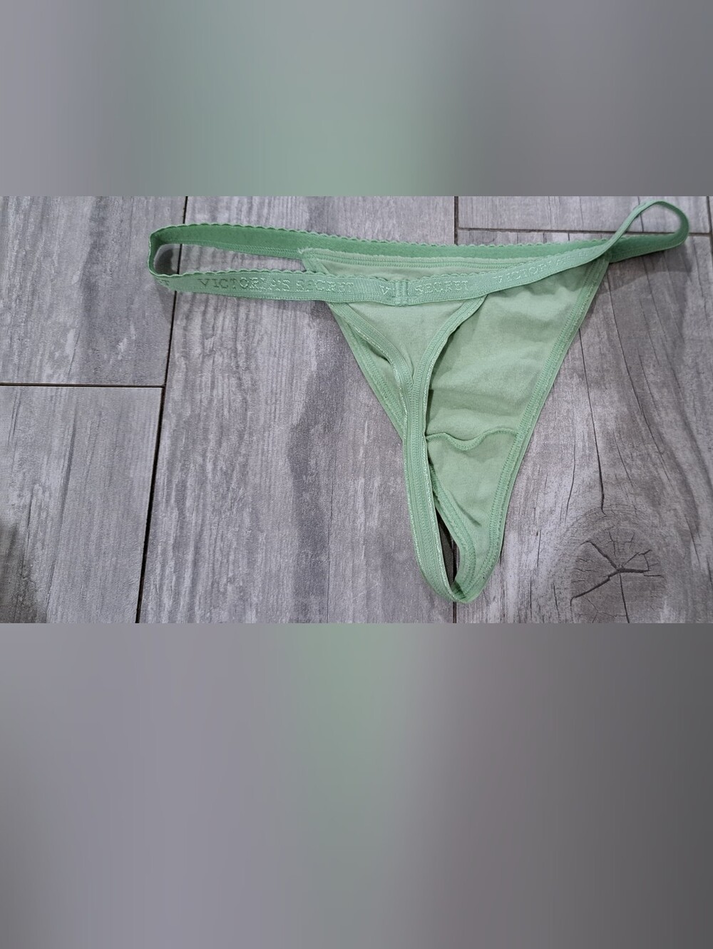 Victpria Secret V-string